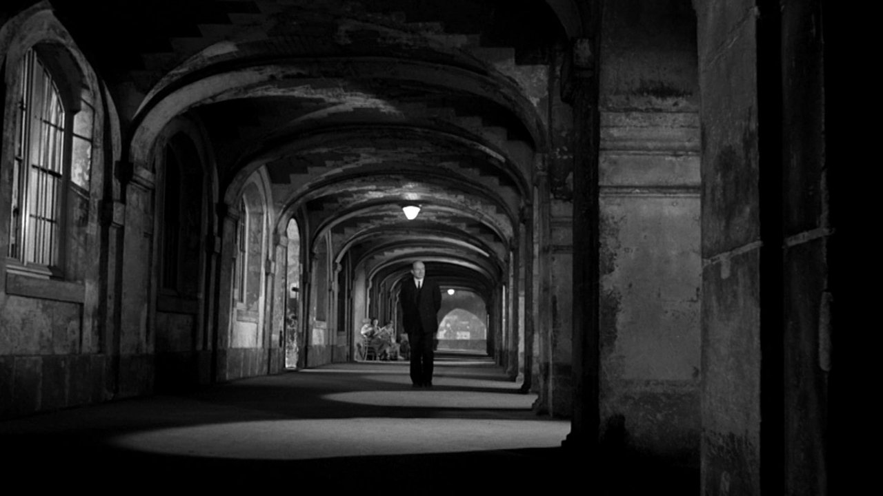 Maigret Sets a Trap